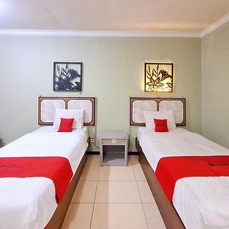 Reddoorz Near Stadion Semeru Lumajang Jawa Timur Buitenkant foto