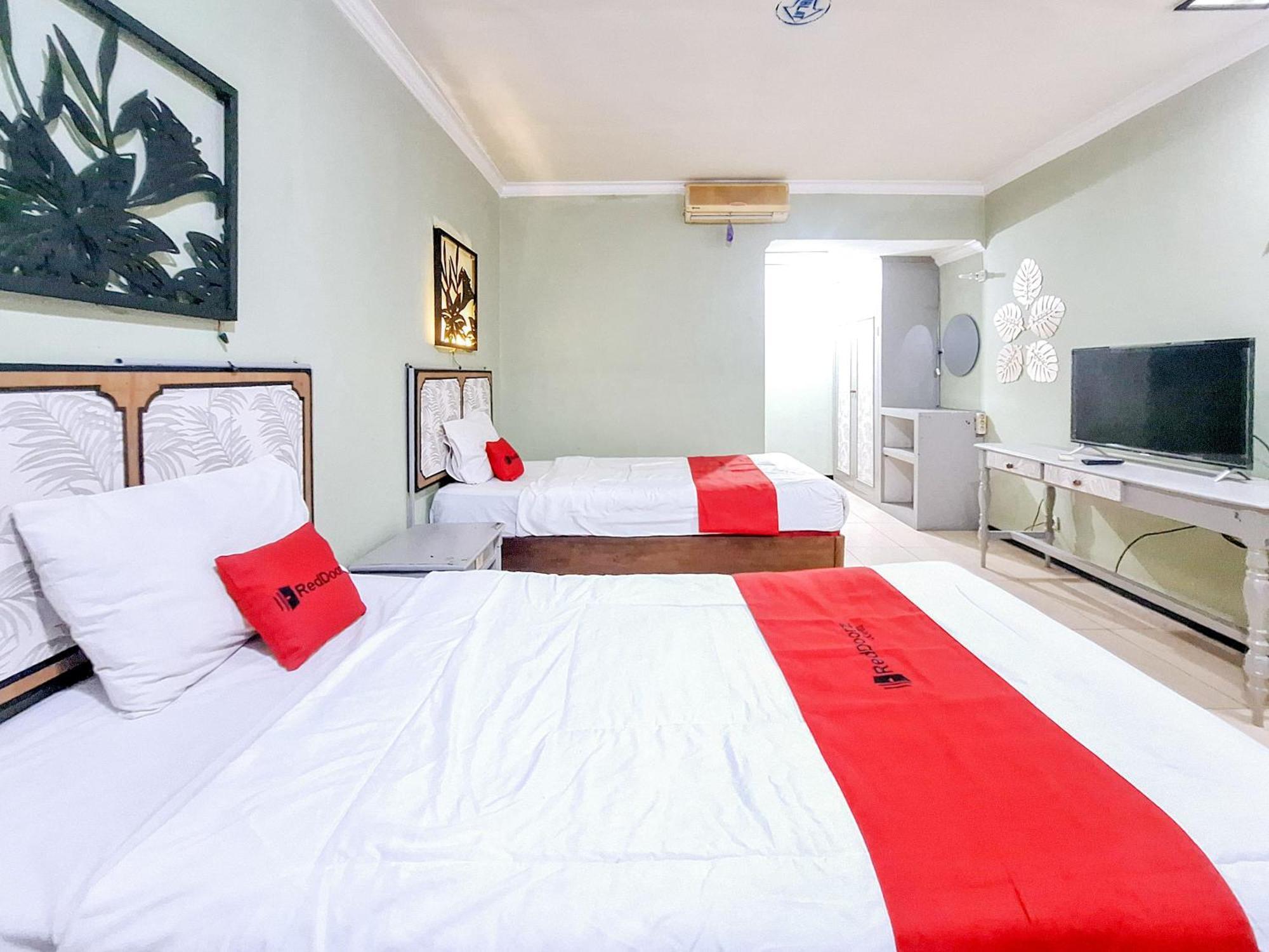 Reddoorz Near Stadion Semeru Lumajang Jawa Timur Buitenkant foto